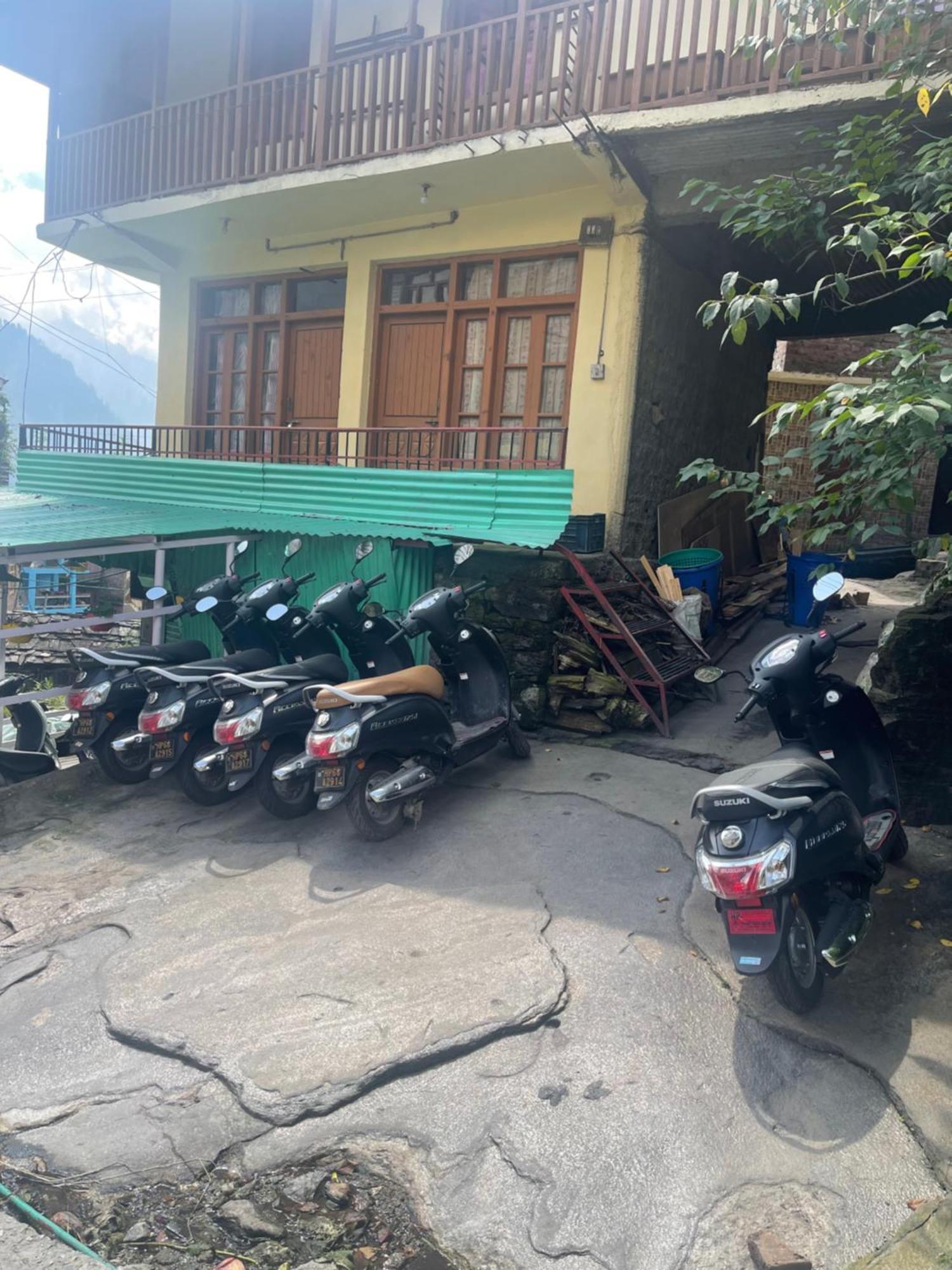 La Voglia-Old Manali Hostel Εξωτερικό φωτογραφία