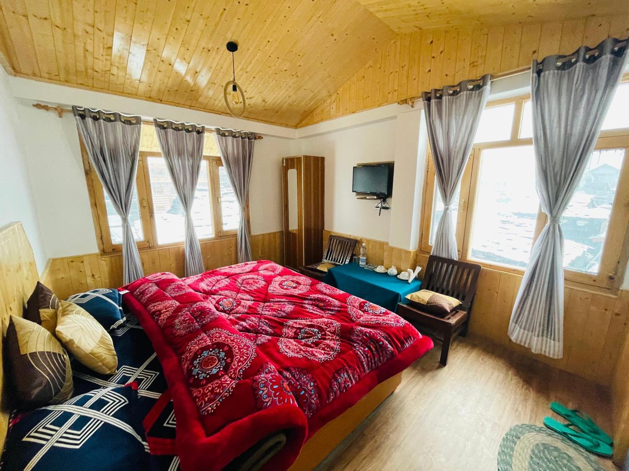 La Voglia-Old Manali Hostel Εξωτερικό φωτογραφία