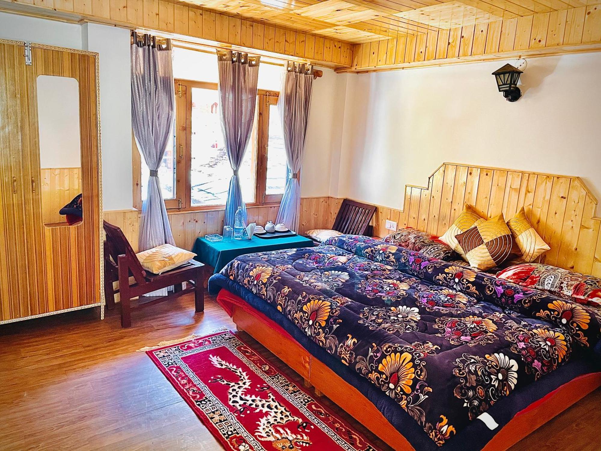 La Voglia-Old Manali Hostel Εξωτερικό φωτογραφία