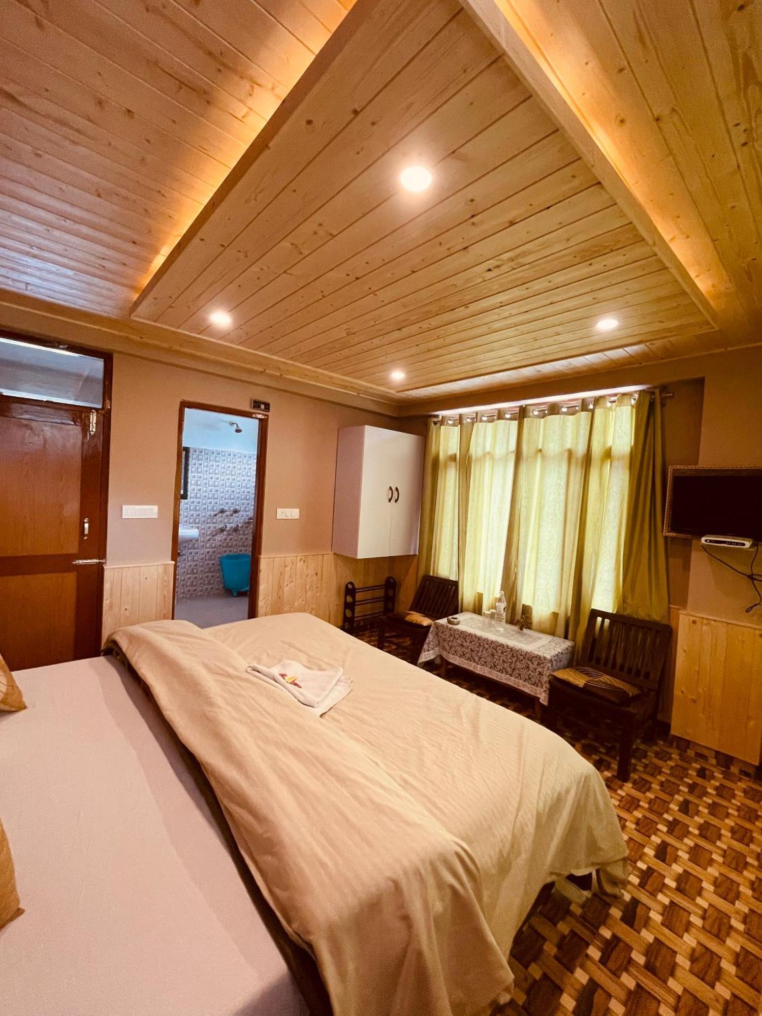 La Voglia-Old Manali Hostel Εξωτερικό φωτογραφία