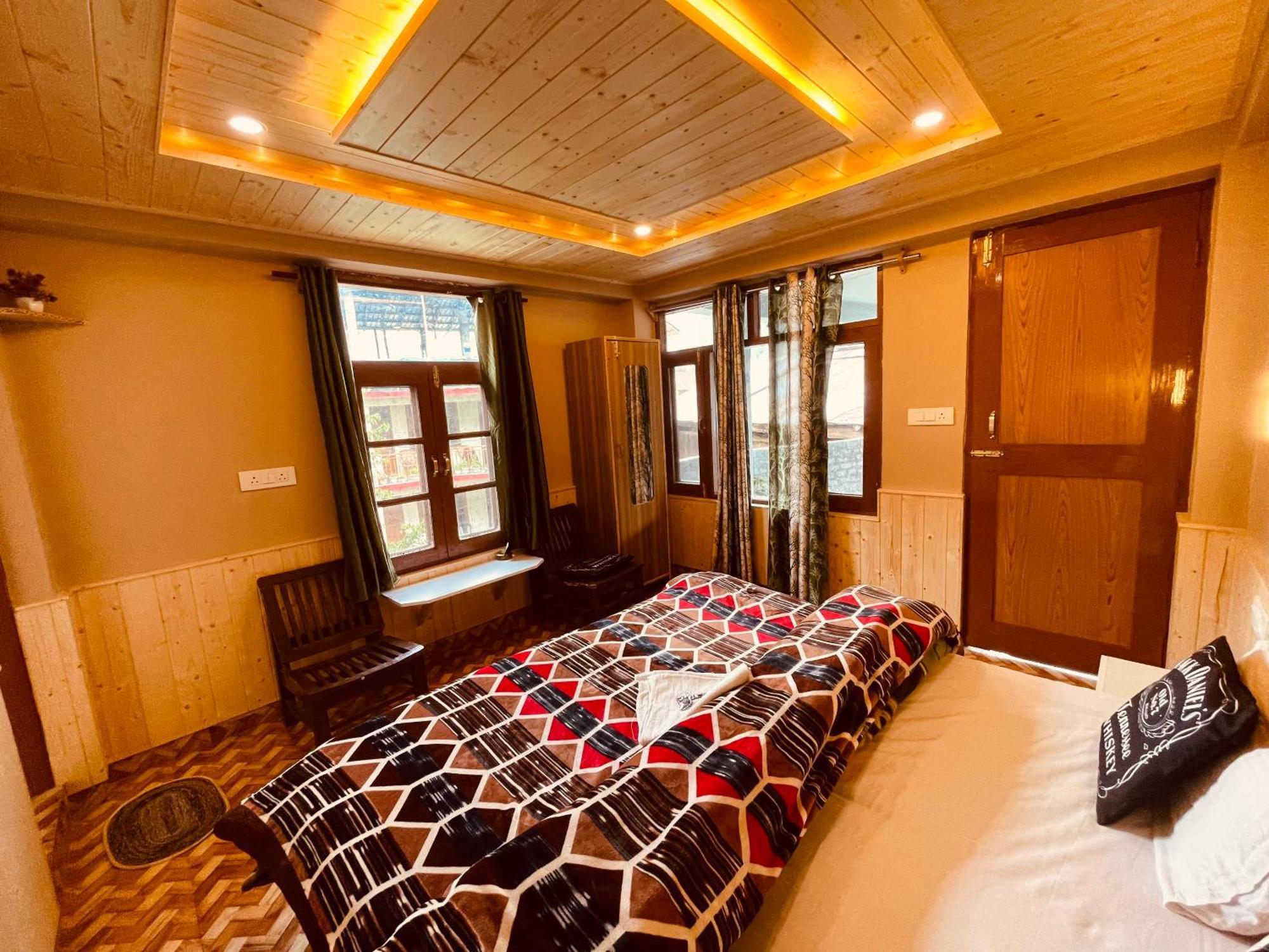 La Voglia-Old Manali Hostel Εξωτερικό φωτογραφία