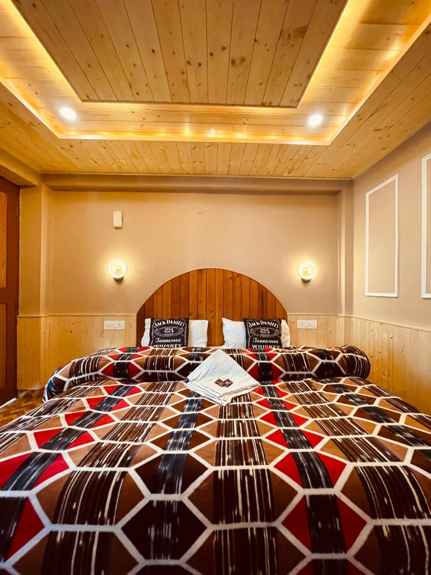 La Voglia-Old Manali Hostel Εξωτερικό φωτογραφία